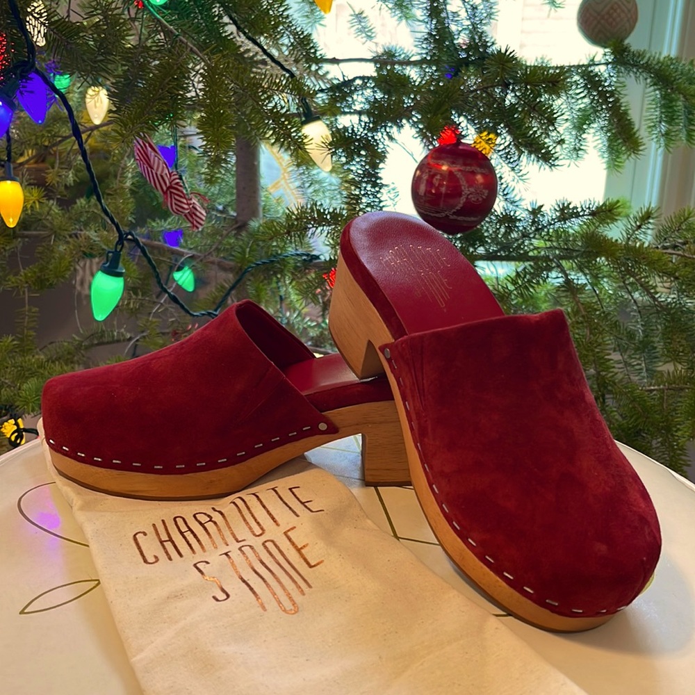 Charlotte Stone Martini clogs in “Chili”